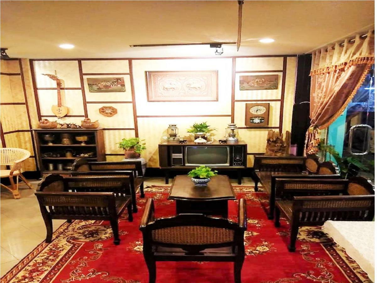 Ruan Ben Ja Don Mueang,Bangkok Hostel Exteriör bild