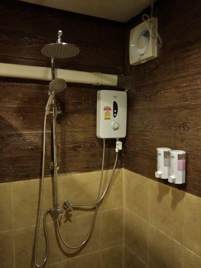 Ruan Ben Ja Don Mueang,Bangkok Hostel Exteriör bild