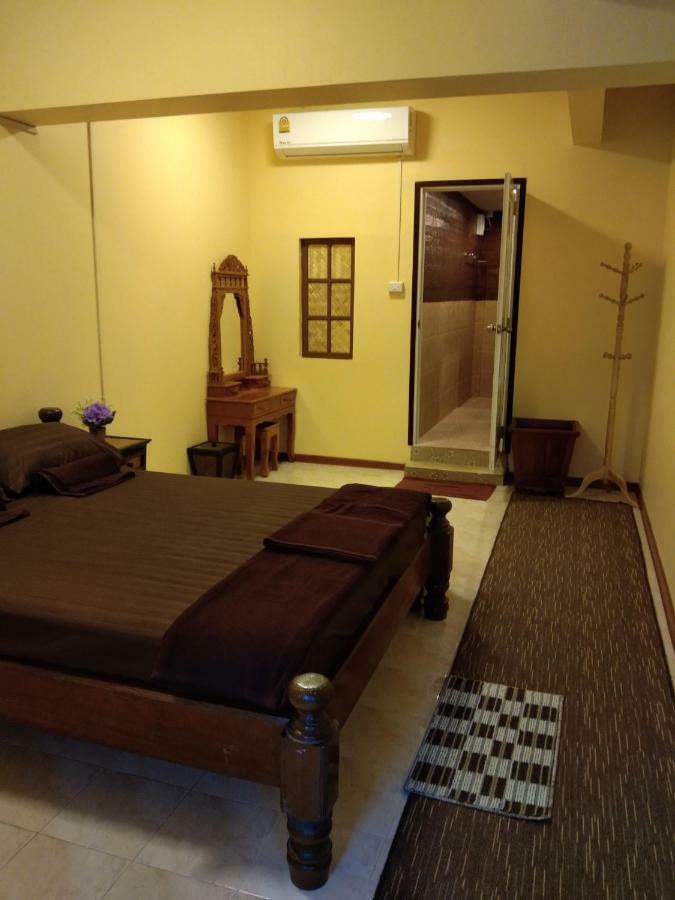 Ruan Ben Ja Don Mueang,Bangkok Hostel Exteriör bild