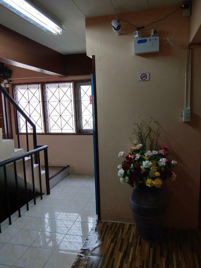 Ruan Ben Ja Don Mueang,Bangkok Hostel Exteriör bild