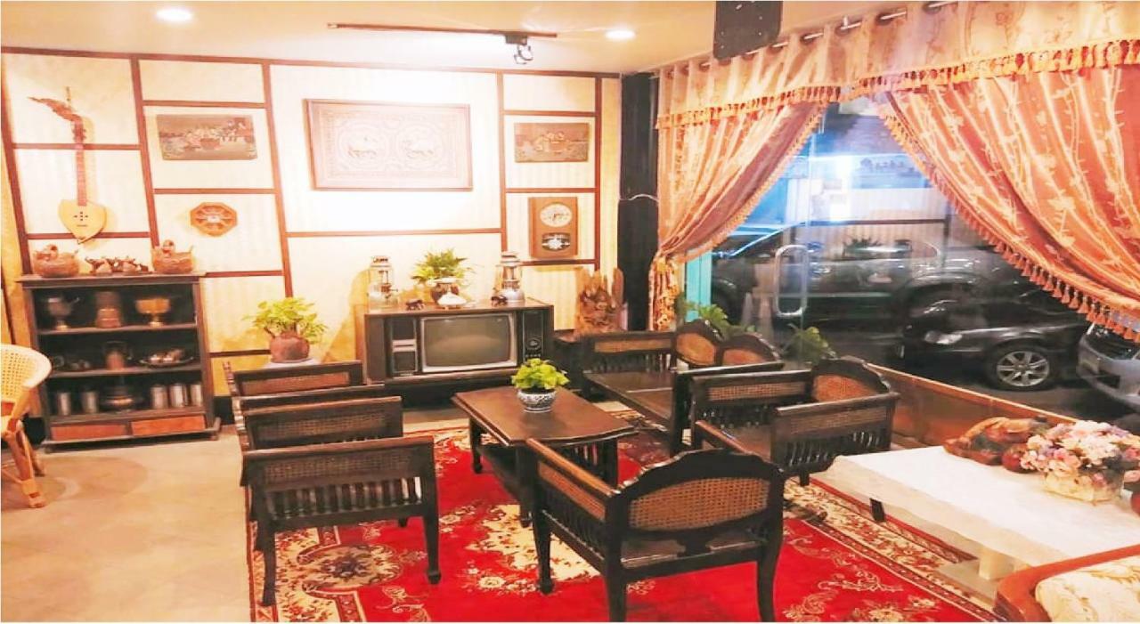 Ruan Ben Ja Don Mueang,Bangkok Hostel Exteriör bild