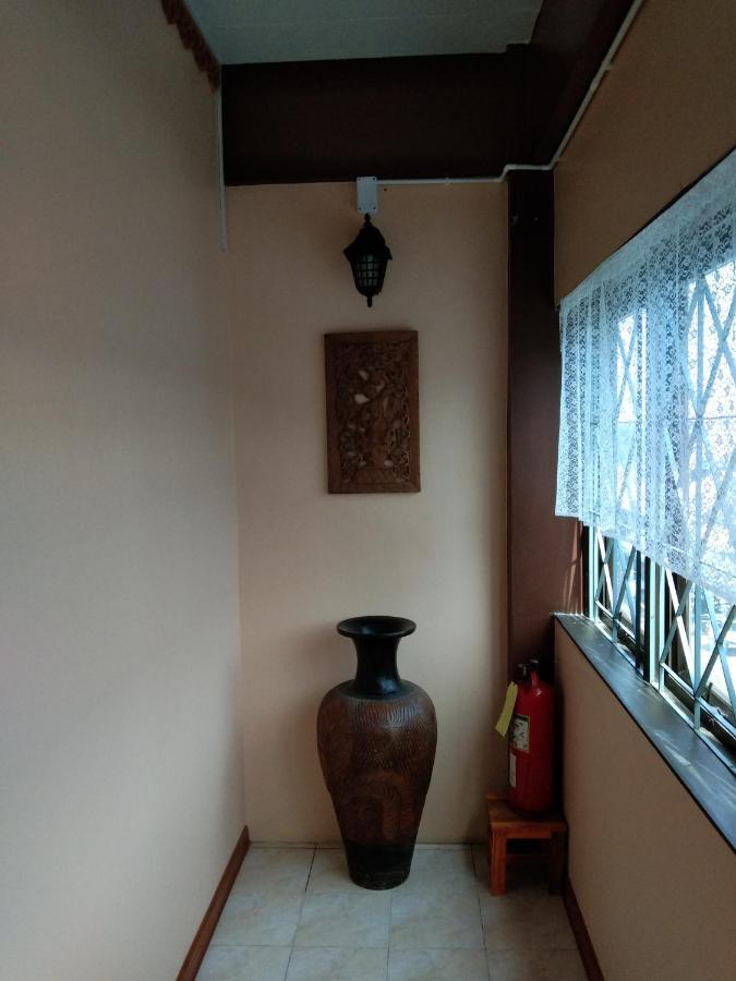 Ruan Ben Ja Don Mueang,Bangkok Hostel Exteriör bild
